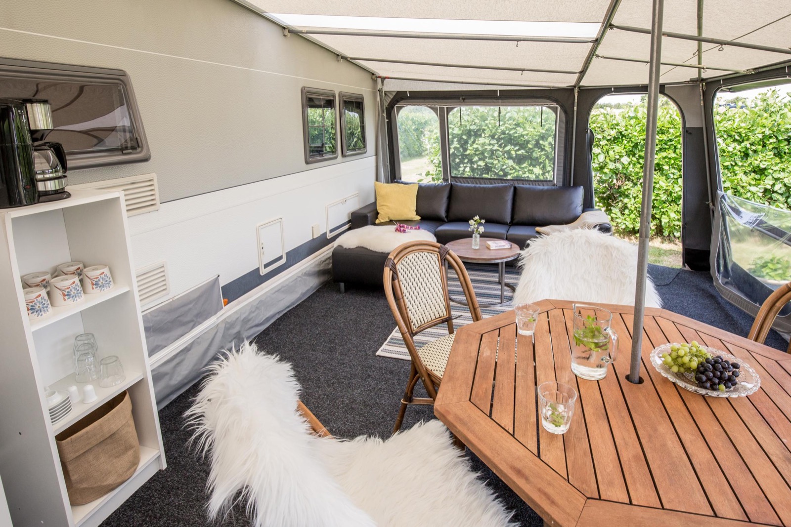 Campingvogn med fortelt på Rødgaard Camping