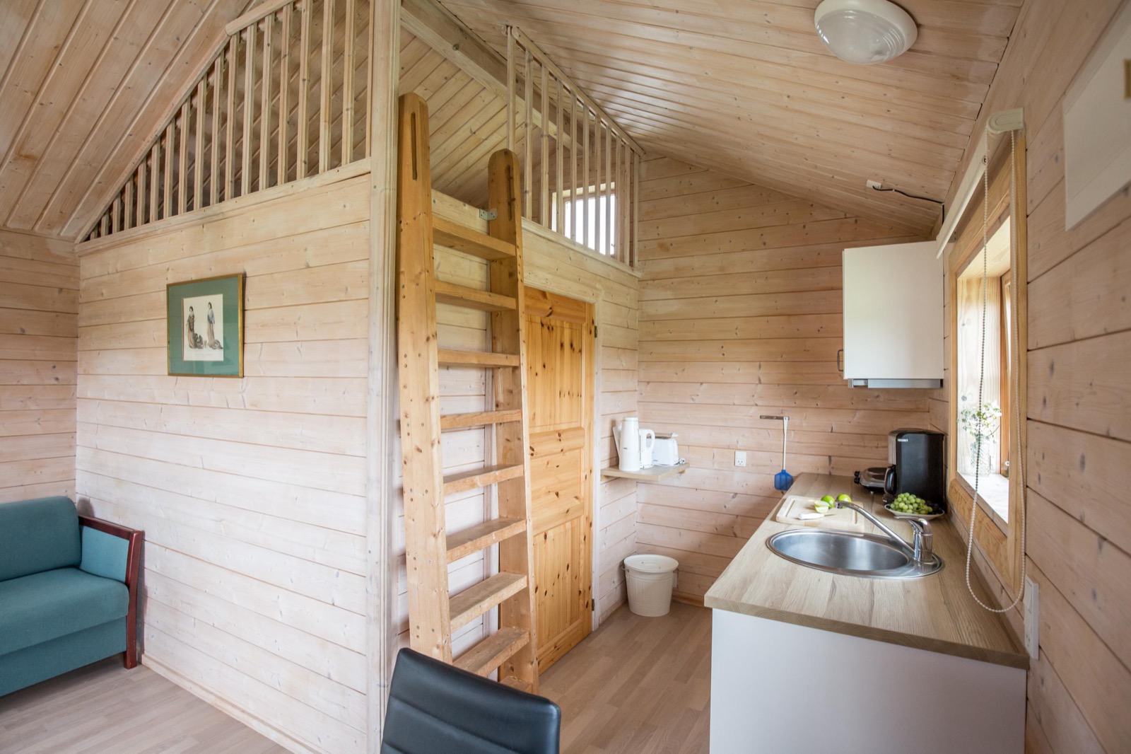 Hytte - Komfort - inde 1 med hems